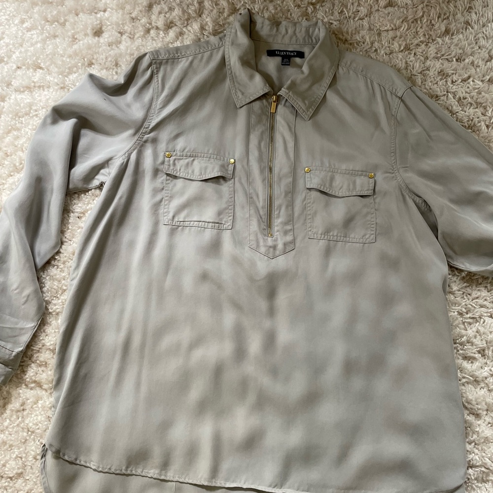 Ellen Tracy. Size extra large. Long sleeve shirt color is gray.